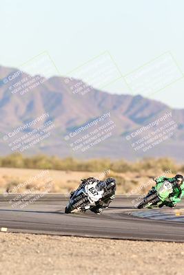 media/Dec-07-2025-CVMA (Sun) [[3e7d2de5dc]]/Race 18-Formula Twins-Formula 40 UL/